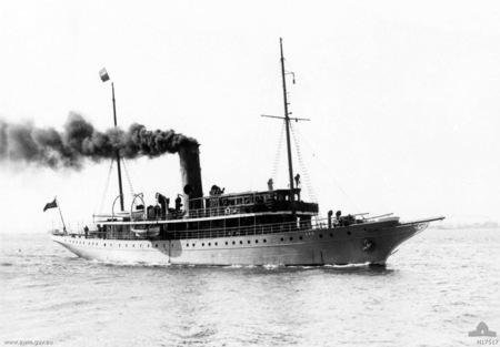 http://www.naval-history.net/PhotoWW1-18slUna2AWM.JPG