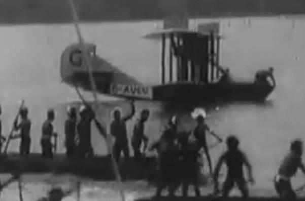 A group of people walking next to a plane

AI-generated content may be incorrect.
